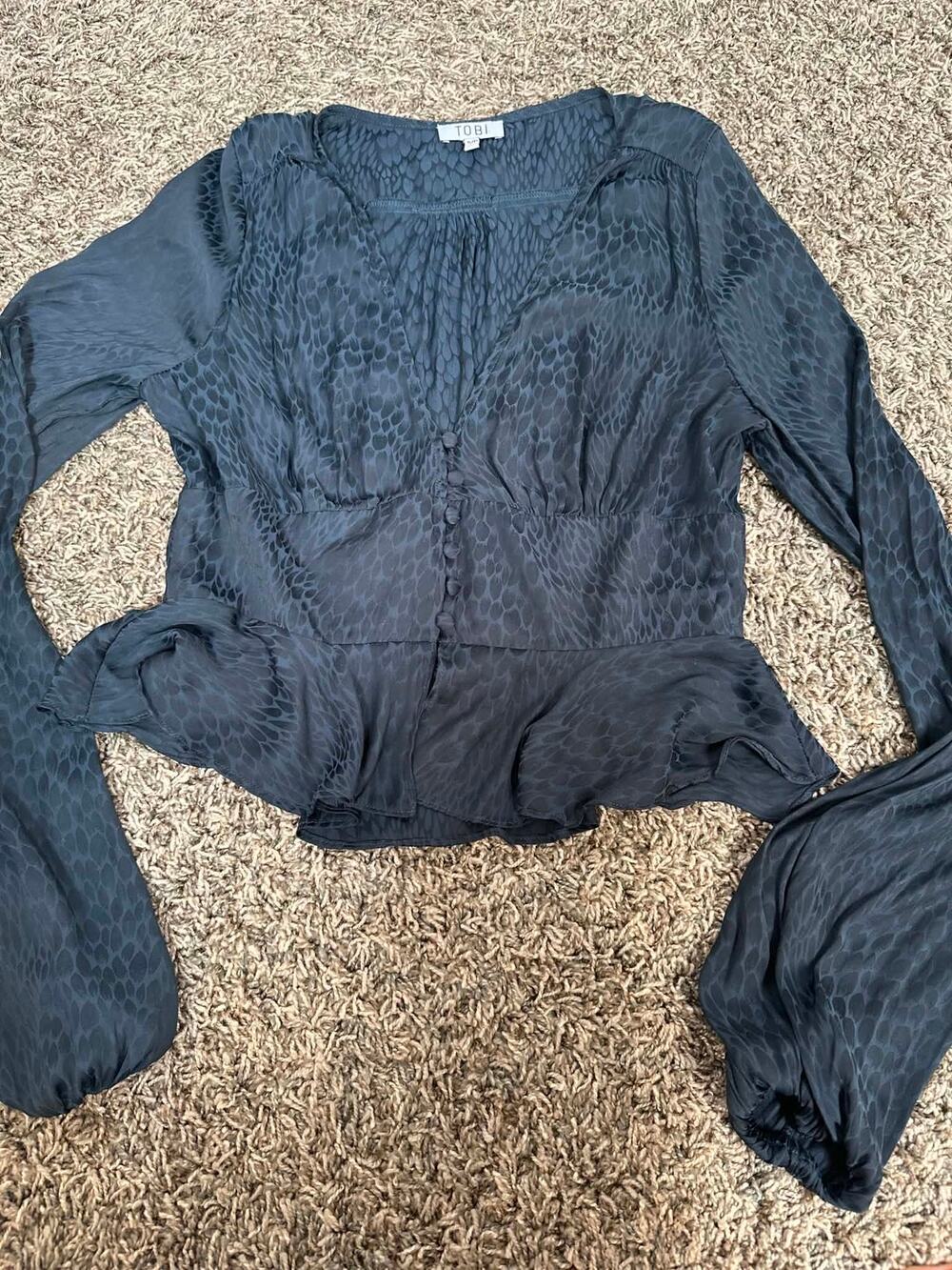 Chic Tobi Women's Size S Top - Never Worn, Pristine Condition